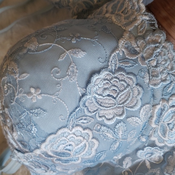Light Blue & White Lace Push Up Bra Size F 85 - Picture 9 of 13